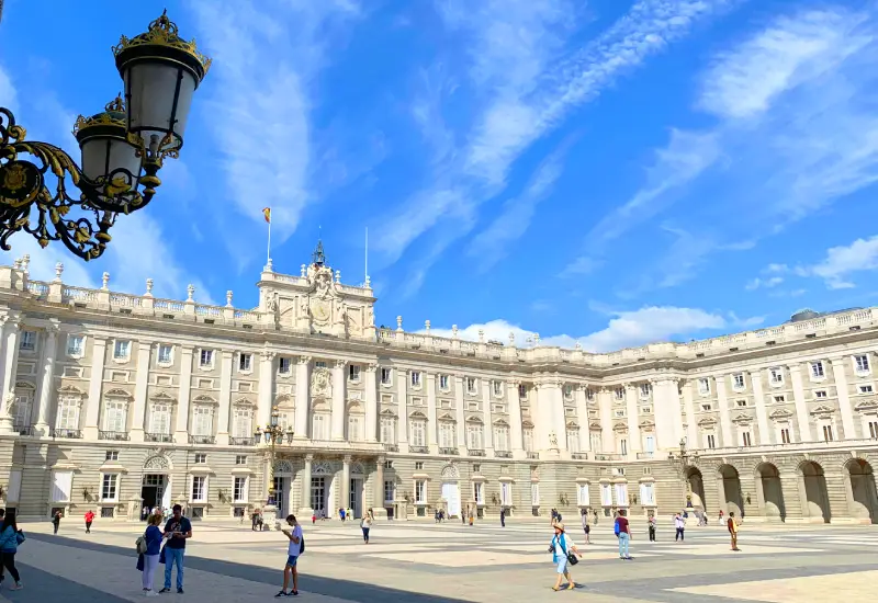 picture of royal palace madrid spain