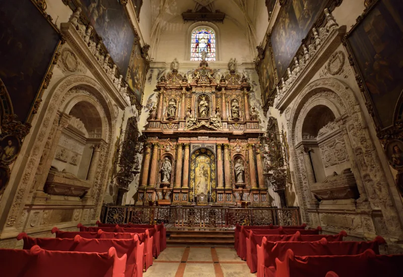 seville cathedral inside